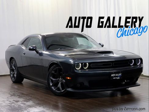Used 2019 Dodge Challenger R/T RWD image 1