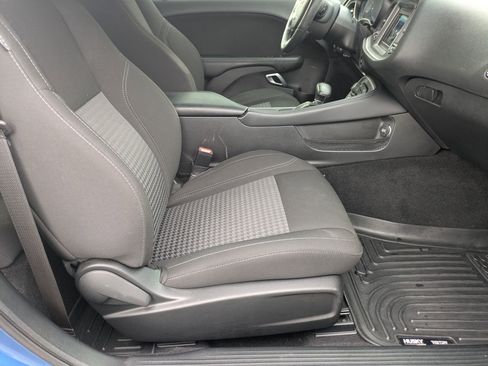 Used 2022 Dodge Challenger SXT w/ Blacktop Package image 27