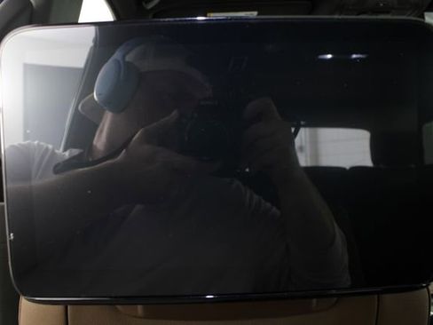 New 2026 Chevrolet Suburban High Country image 23