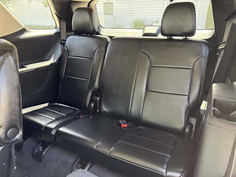 Used 2019 Chevrolet Traverse LT FWD image 14