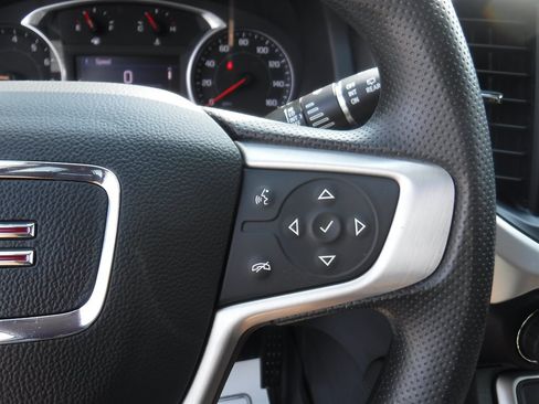 Used 2022 GMC Acadia SLE w/ LPO, Floor Liner Package FWD image 20