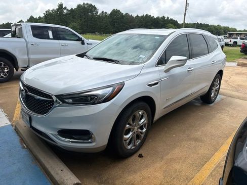 Used 2019 Buick Enclave Avenir w/ Avenir Technology Package AWD/4WD image 2