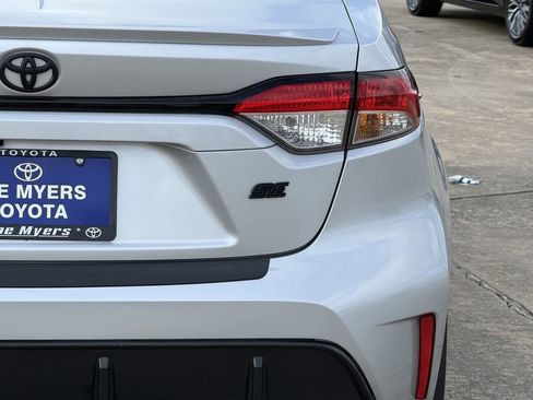 Used 2025 Toyota Corolla SE FWD image 9