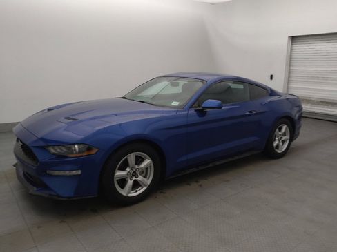 Used 2018 Ford Mustang Coupe RWD image 2