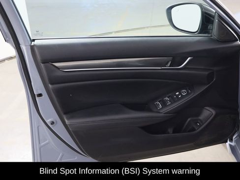 Used 2022 Honda Accord Sport image 11