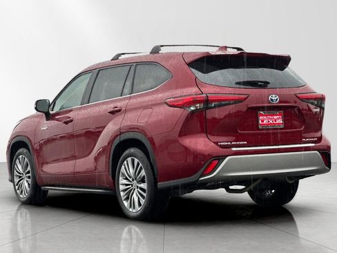 Used 2020 Toyota Highlander Limited Platinum image 4