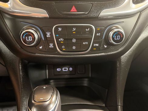Used 2019 Chevrolet Equinox LT FWD image 19