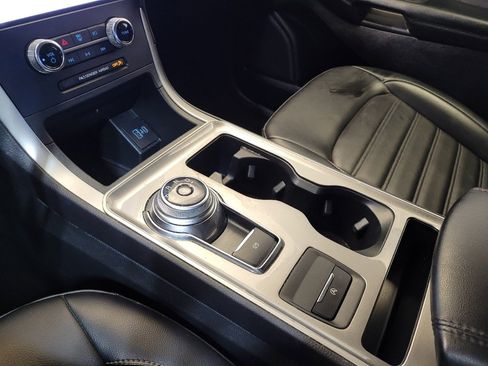 Used 2024 Ford Edge SEL image 26