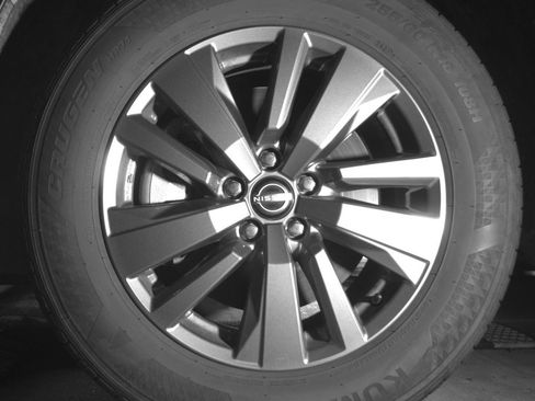 Used 2025 Nissan Pathfinder SV FWD image 12