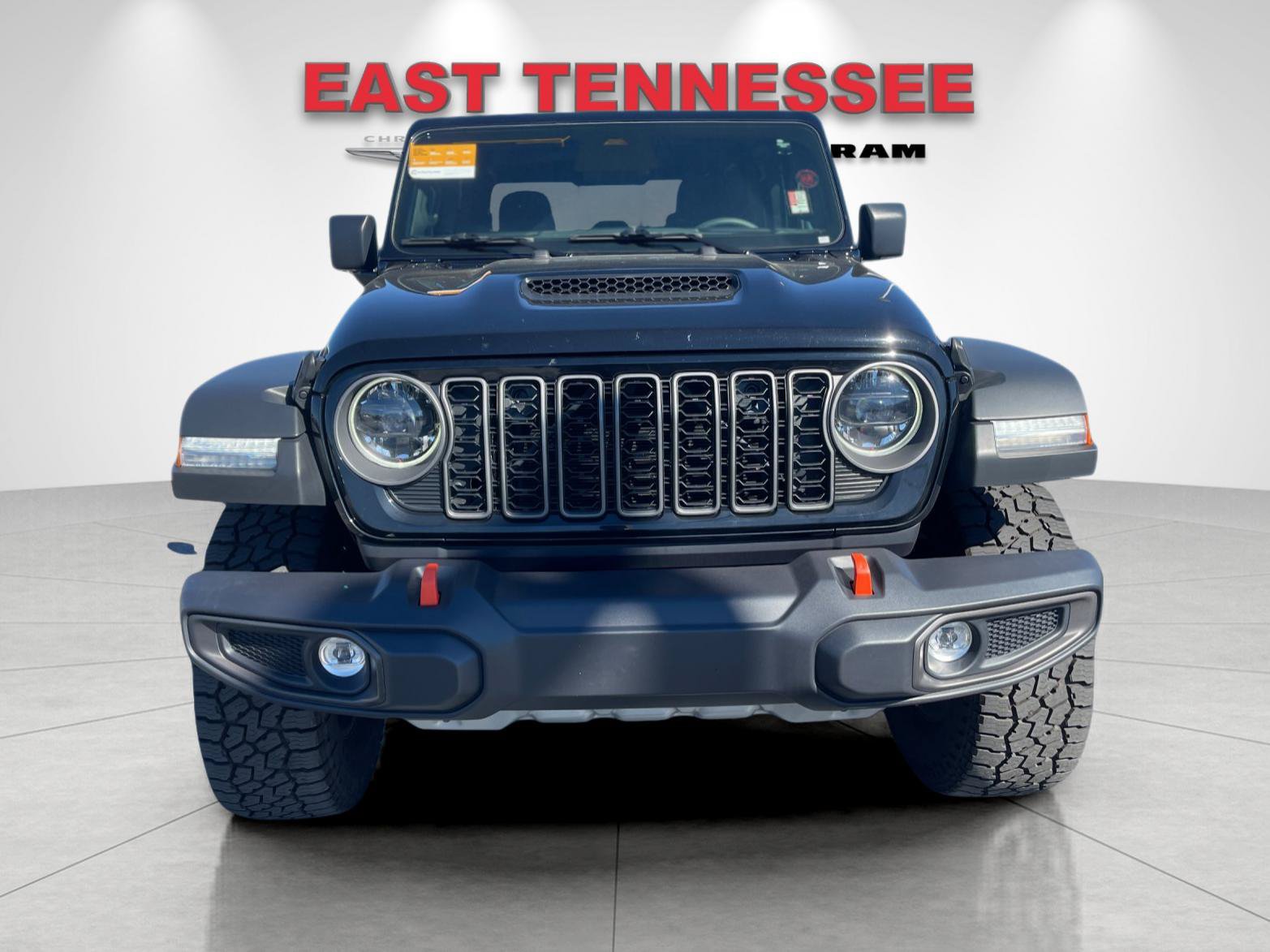 Used 2026 Jeep Gladiator Mojave AWD/4WD image 9