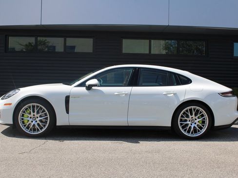Used 2023 Porsche Panamera 4 image 2