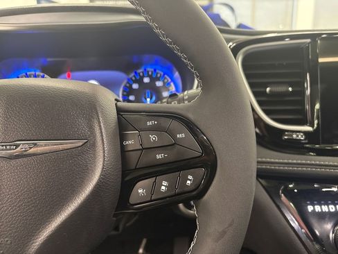 Used 2026 Chrysler Pacifica Limited w/ S Appearance Package image 22