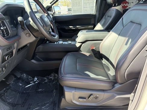 Used 2024 Ford Expedition Limited image 17