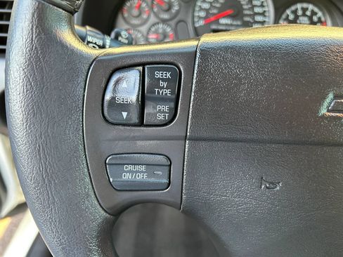 Used 2004 Chevrolet Monte Carlo SS w/ Preferred Equipment Group FWD image 12