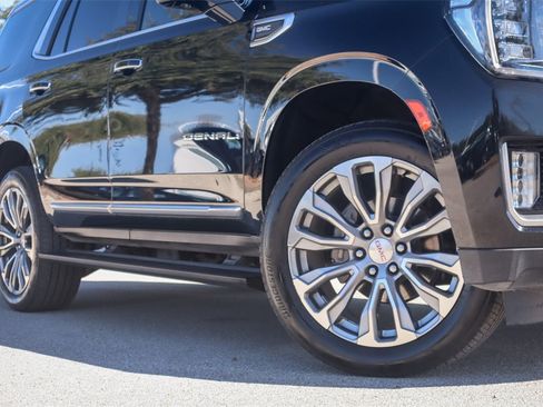 Used 2021 GMC Yukon Denali w/ Denali Ultimate Package image 2