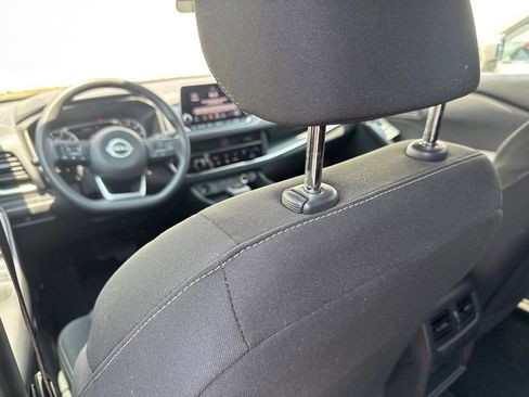 Used 2024 Nissan Rogue S FWD image 8