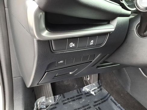 Used 2024 MAZDA MAZDA3 s FWD image 13