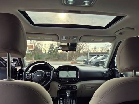 Used 2025 Kia Soul EX image 13