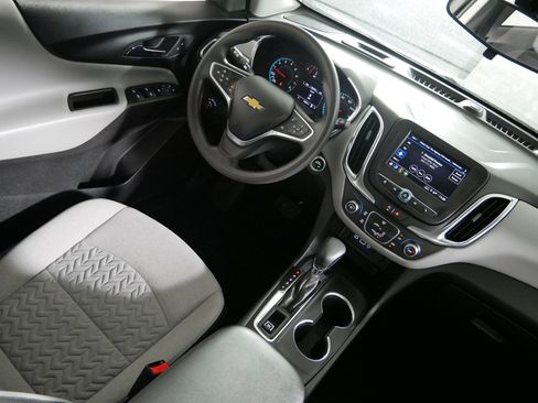 Used 2022 Chevrolet Equinox LS AWD/4WD image 9