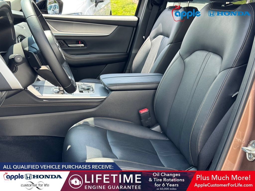 Used 2025 MAZDA CX-70 3.3 Turbo w/ Premium Package AWD/4WD image 7