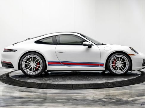 Used 2020 Porsche 911 Carrera RWD image 23