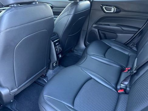 New 2026 Jeep Compass Latitude image 12