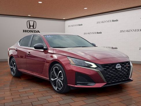 Used 2024 Nissan Altima 2.5 SR FWD image 5