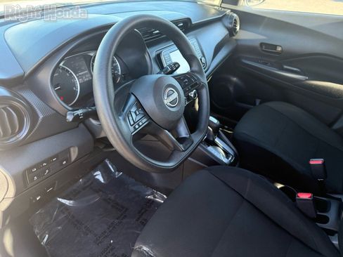 Used 2024 Nissan Kicks S image 11