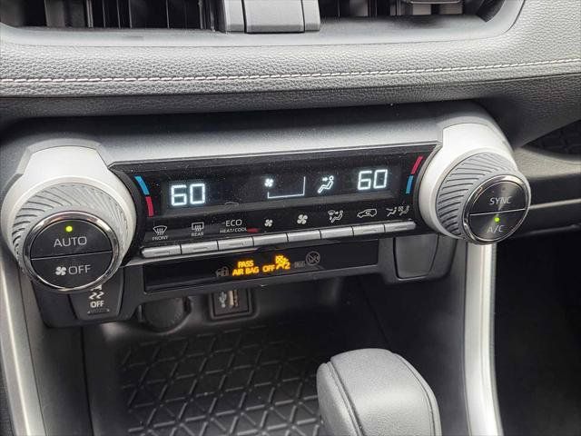 Used 2025 Toyota RAV4 LE AWD/4WD image 27