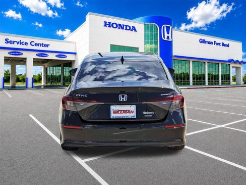 Used 2025 Honda Civic Sport image 6