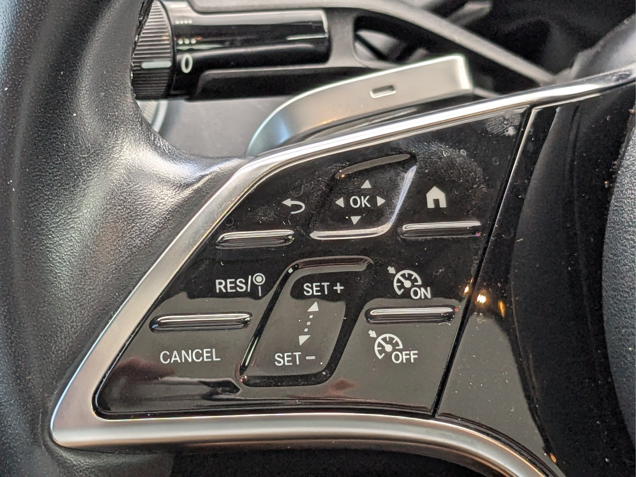 Used 2025 Mercedes-Benz E 350 4MATIC Sedan image 26