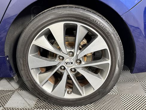 Used 2018 Kia Optima S w/ 18" Alloy Wheels Package image 31