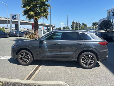 Used 2025 Audi Q5 Premium w/ Convenience Package AWD/4WD image 9