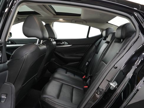 Used 2023 Nissan Maxima SL image 18