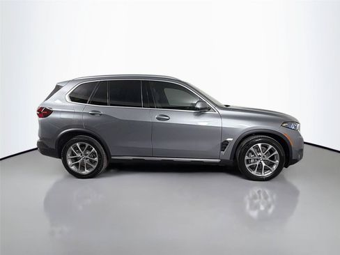 New 2026 BMW X5 xDrive40i w/ Climate Comfort Package AWD/4WD image 4