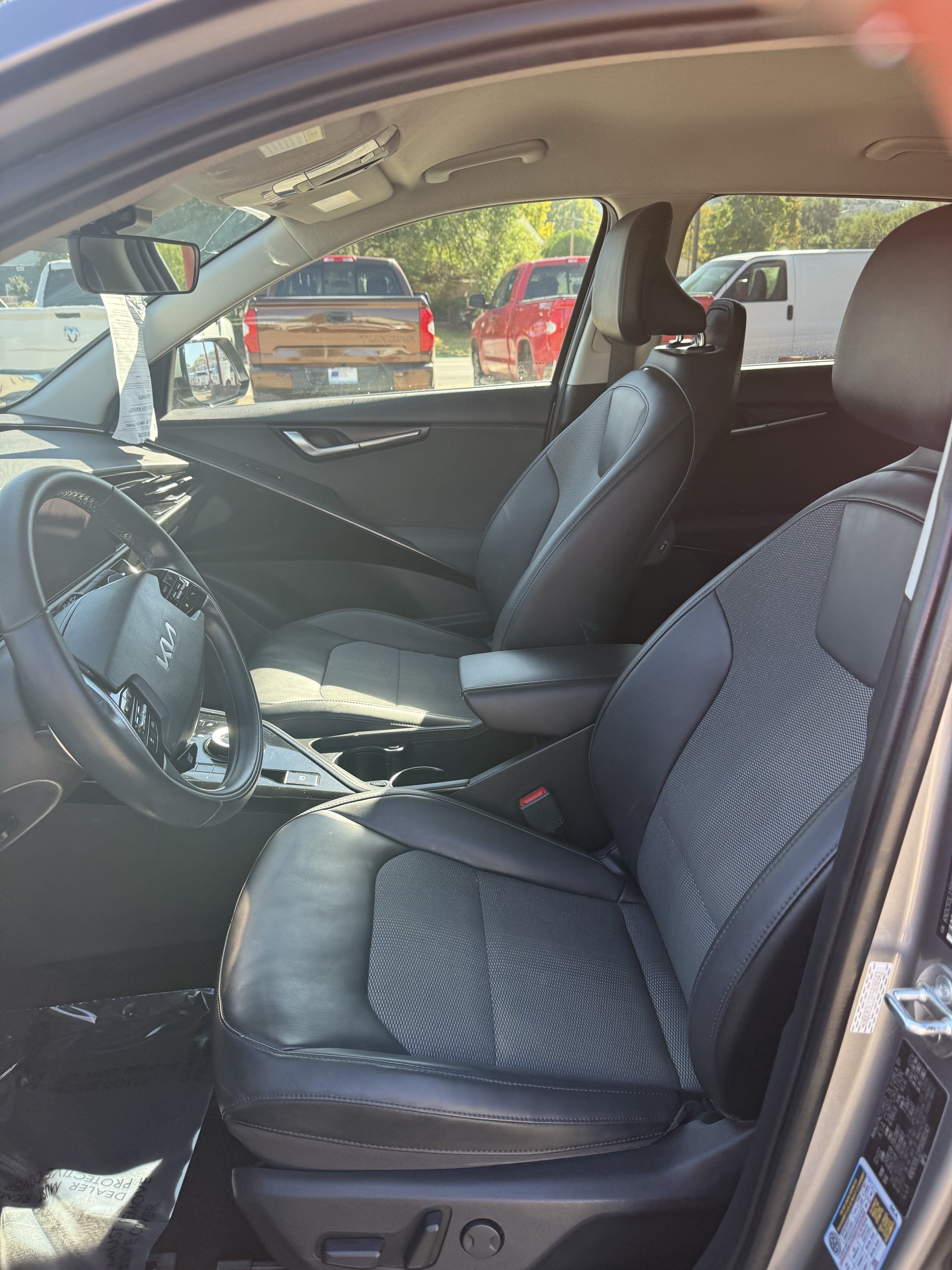 Used 2023 Kia Niro Wind FWD image 12