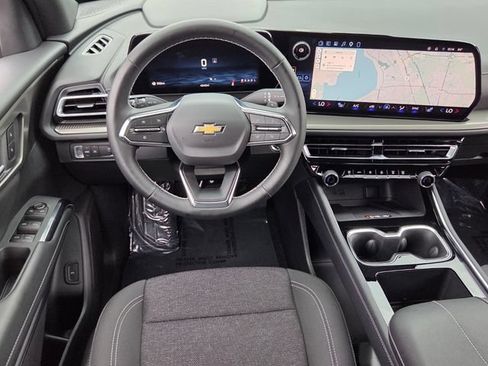 Used 2026 Chevrolet Traverse LT w/ Driver Confidence Package FWD image 11