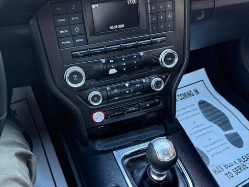 Used 2017 Ford Mustang Coupe image 18