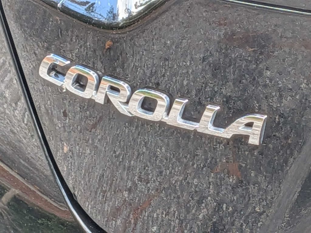 Used 2025 Toyota Corolla LE FWD image 11
