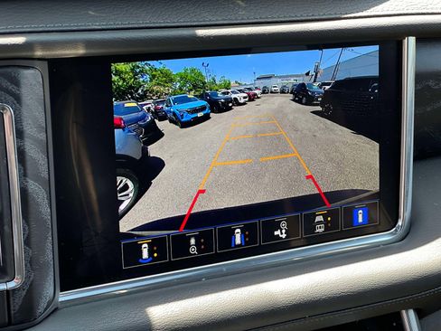 Used 2022 GMC Yukon Denali w/ Denali Ultimate Package AWD/4WD image 32
