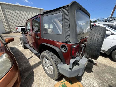 Used 2008 Jeep Wrangler Unlimited Sahara w/ Dual Top Group image 4