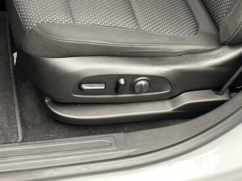 Certified 2021 GMC Acadia SLE w/ Driver Convenience Package image 10