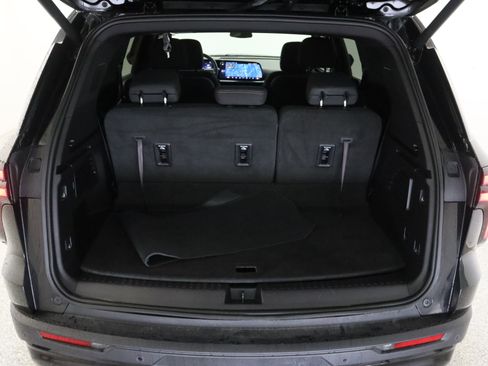 Used 2025 Chevrolet Traverse LT w/ Midnight/Sport Edition image 34