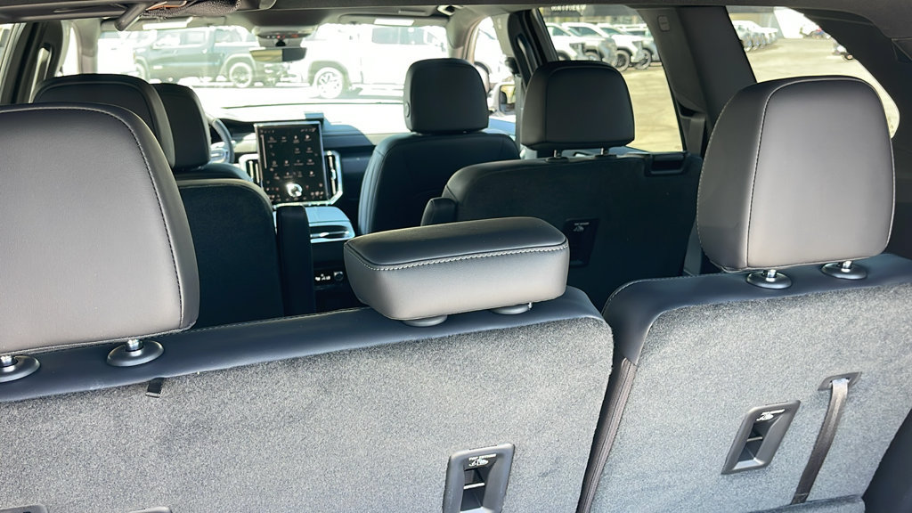 New 2027 GMC Acadia Elevation w/ Black Edition FWD image 31