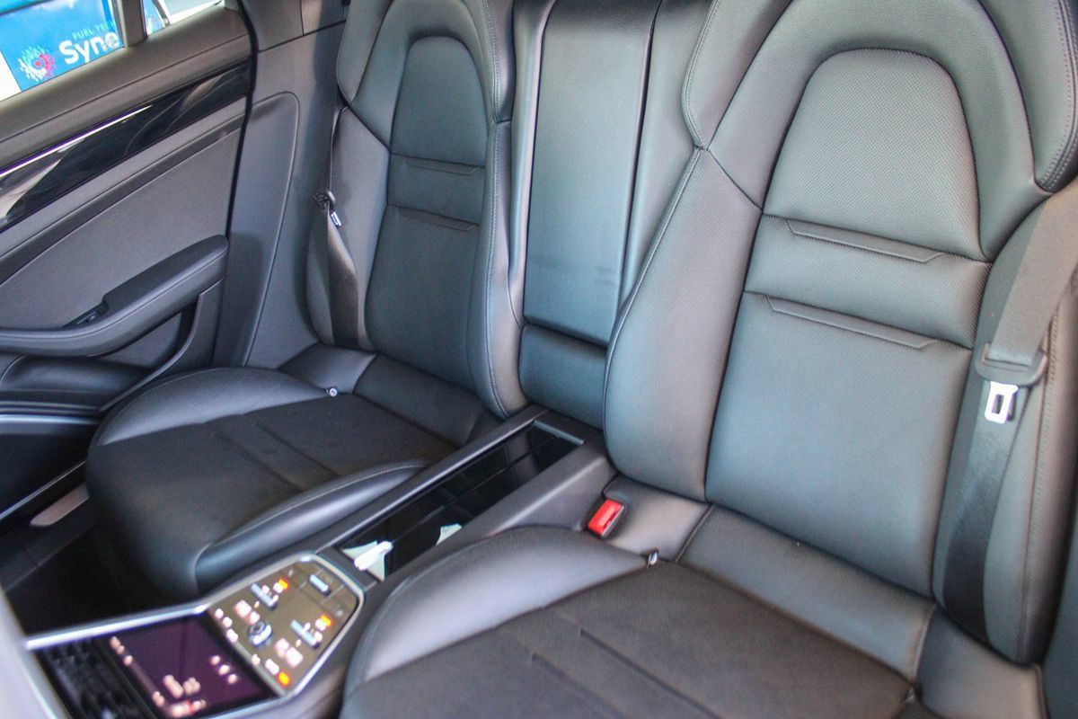 Used 2019 Porsche Panamera 4 AWD/4WD image 17