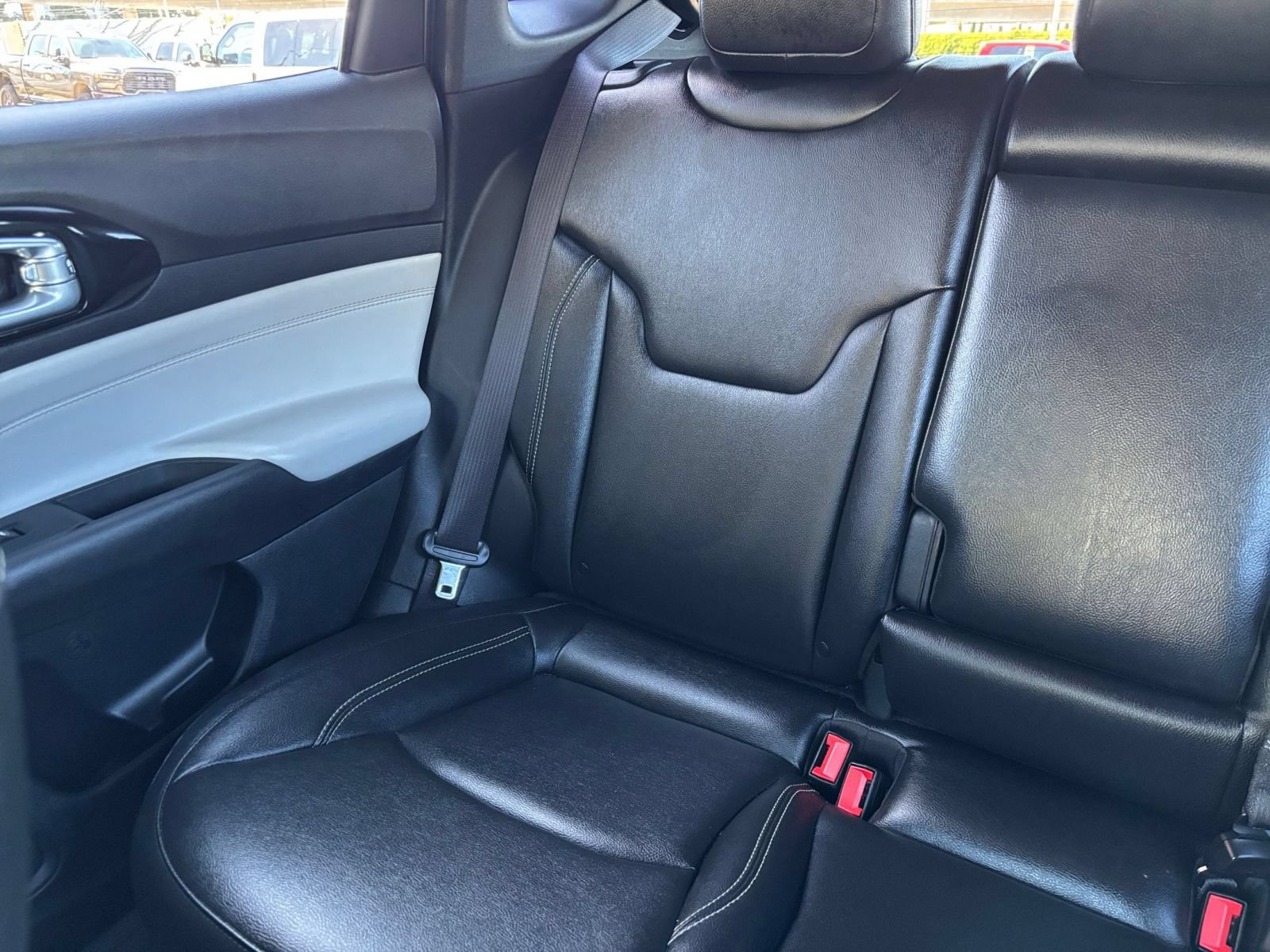 Used 2025 Jeep Compass Limited AWD/4WD image 39