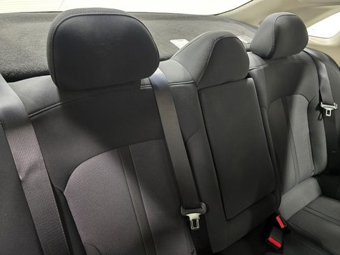 Used 2022 Kia K5 LXS image 17