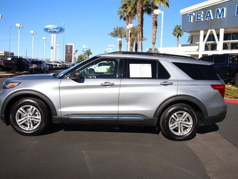 Certified 2022 Ford Explorer XLT w/ Equipment Group 202A image 4