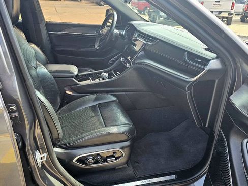 Used 2022 Jeep Grand Cherokee L Overland w/ Advanced Protech Group III image 18