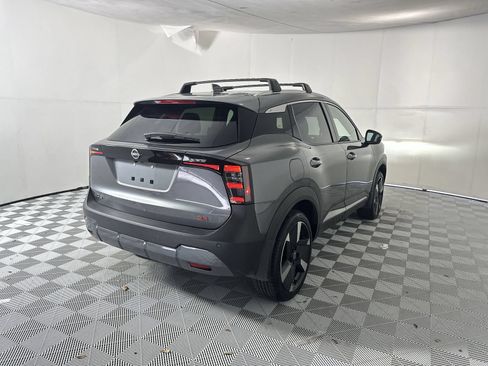 Used 2025 Nissan Kicks SR FWD image 8